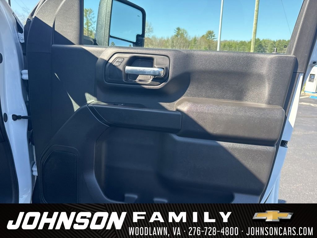 Used 2025 Chevrolet Silverado 2500 Custom w/ Custom Value Package image 32