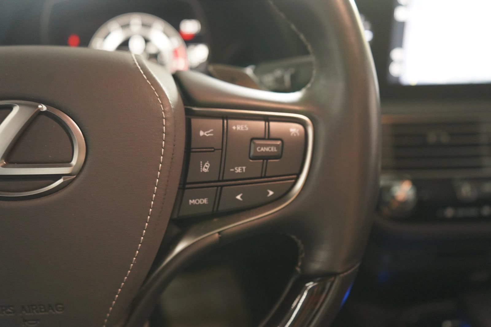 Used 2022 Lexus LS 500 w/ Luxury Package RWD image 11