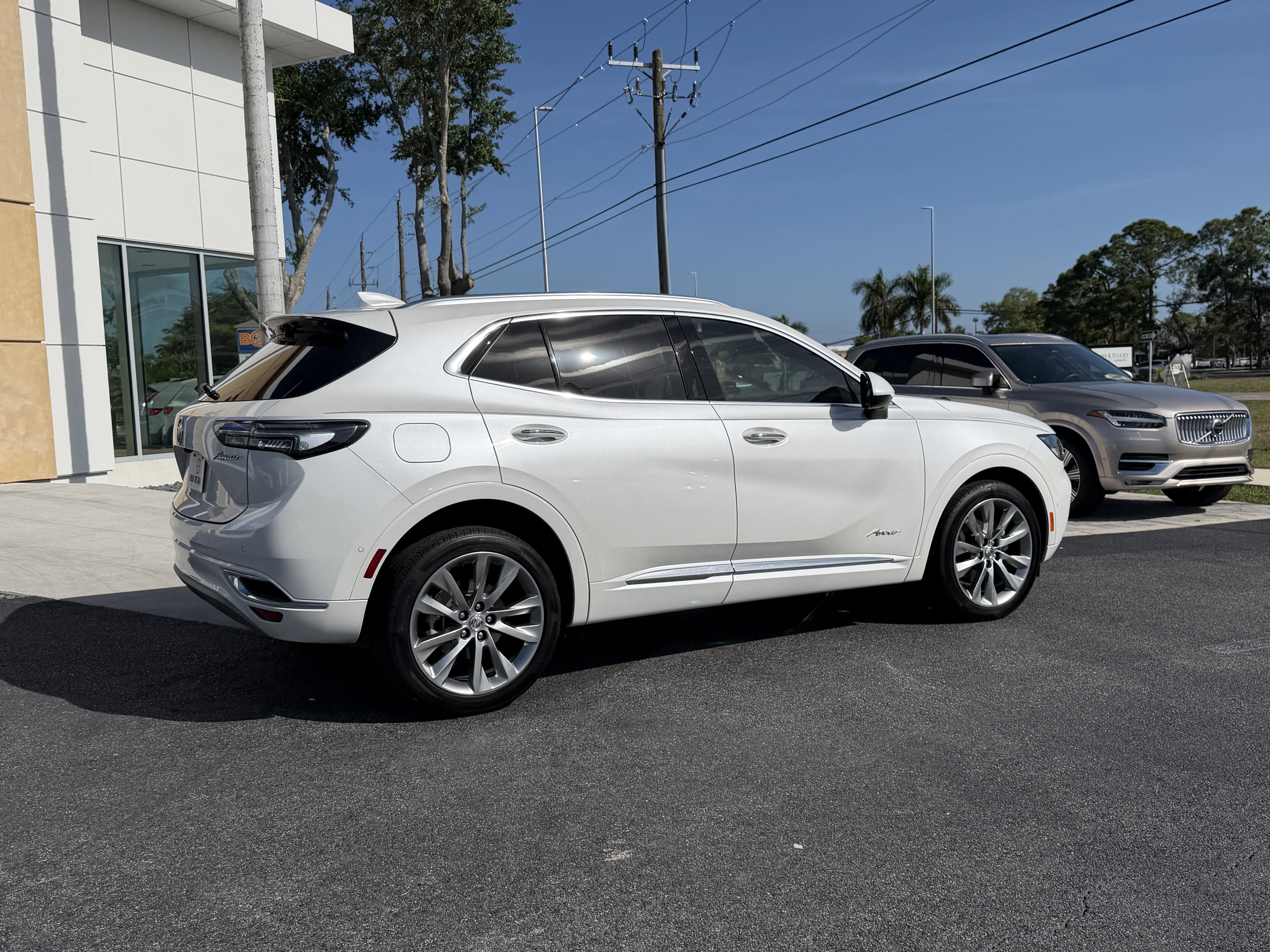 Used 2023 Buick Envision Avenir image 3