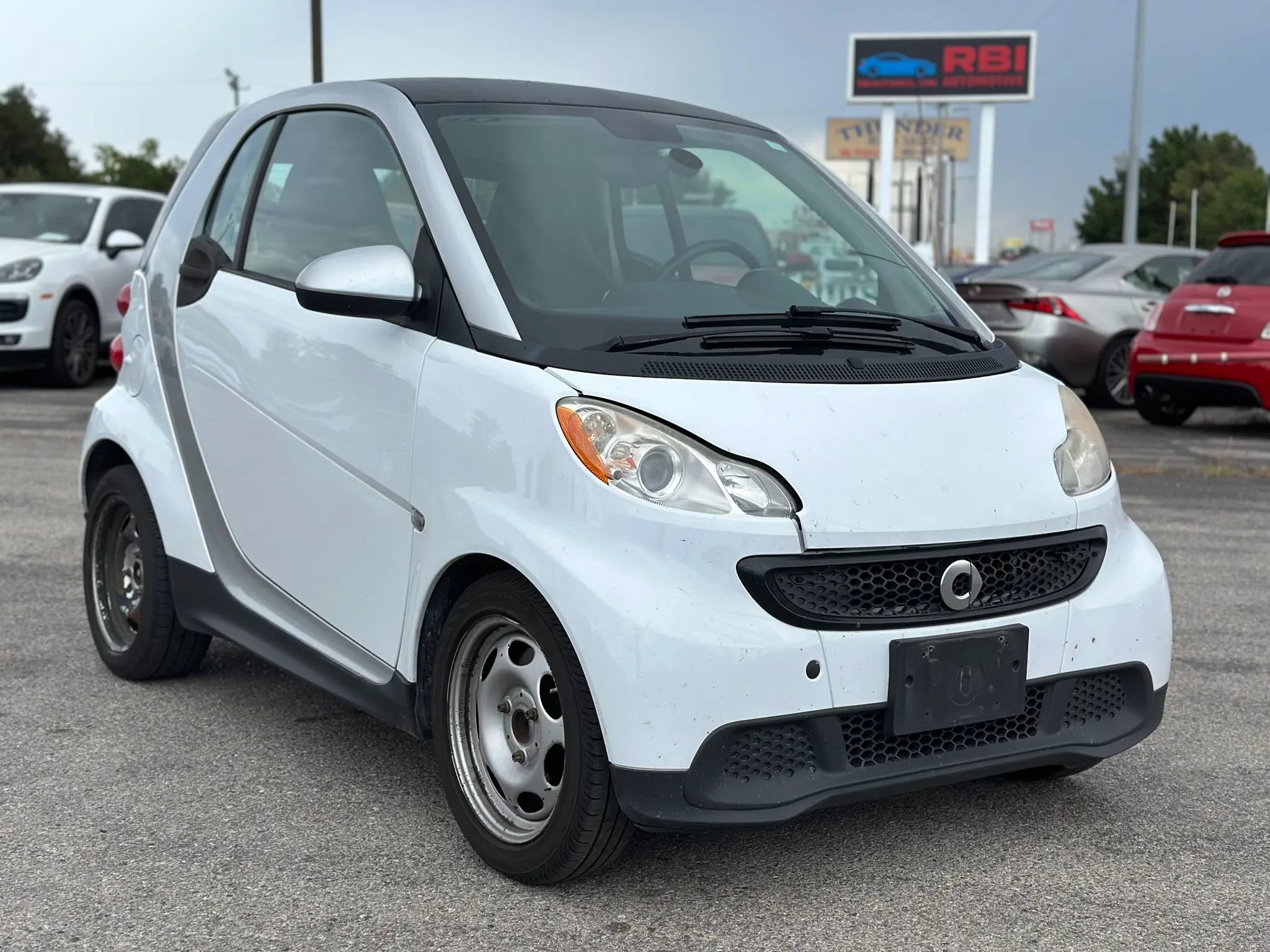 Used 2015 smart fortwo pure RWD image 3