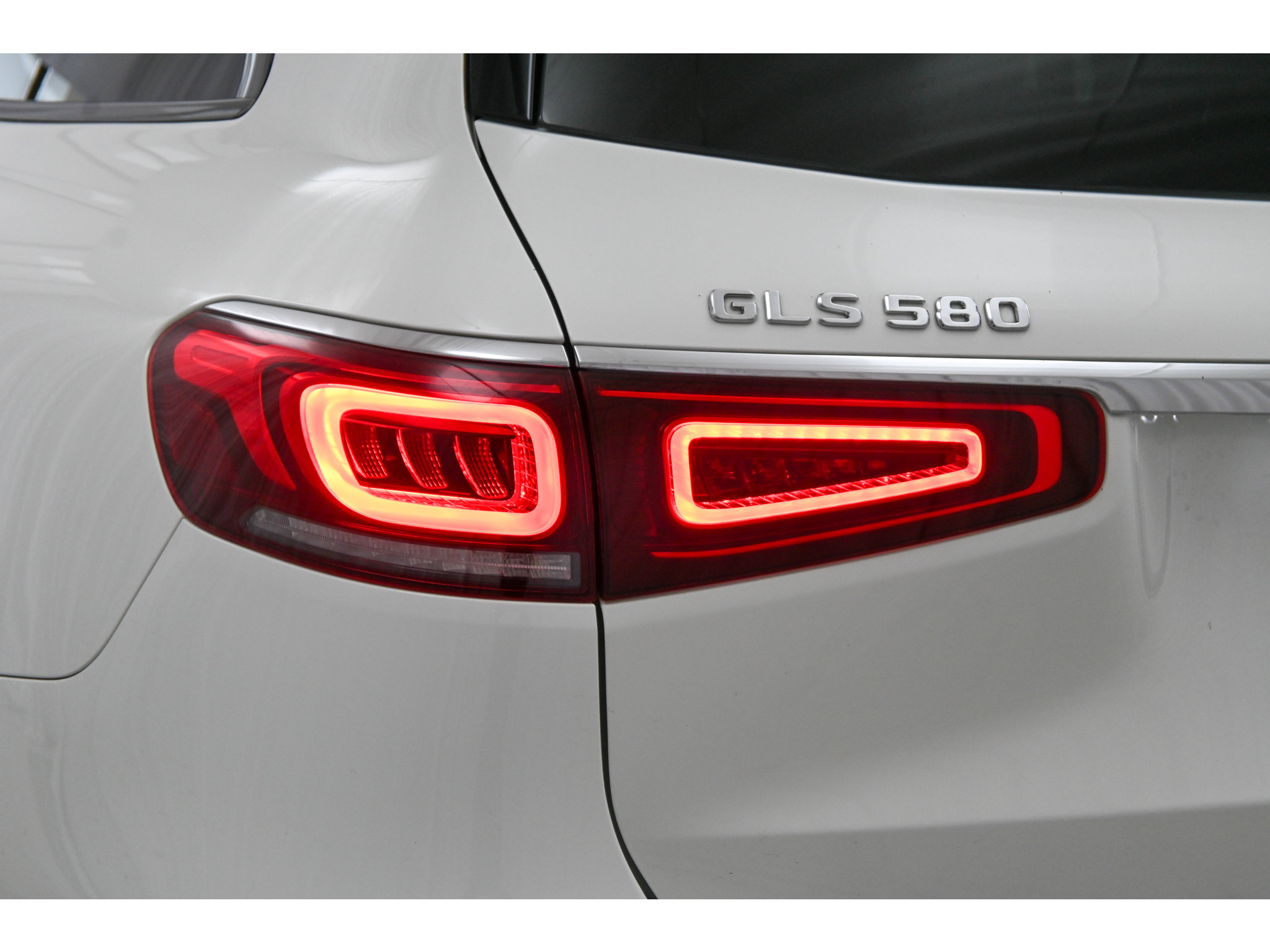 Used 2021 Mercedes-Benz GLS 580 4MATIC image 25