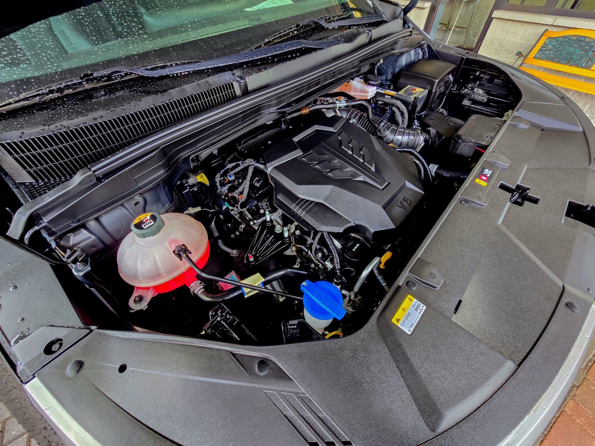 Used 2023 Kia Carnival LX image 31