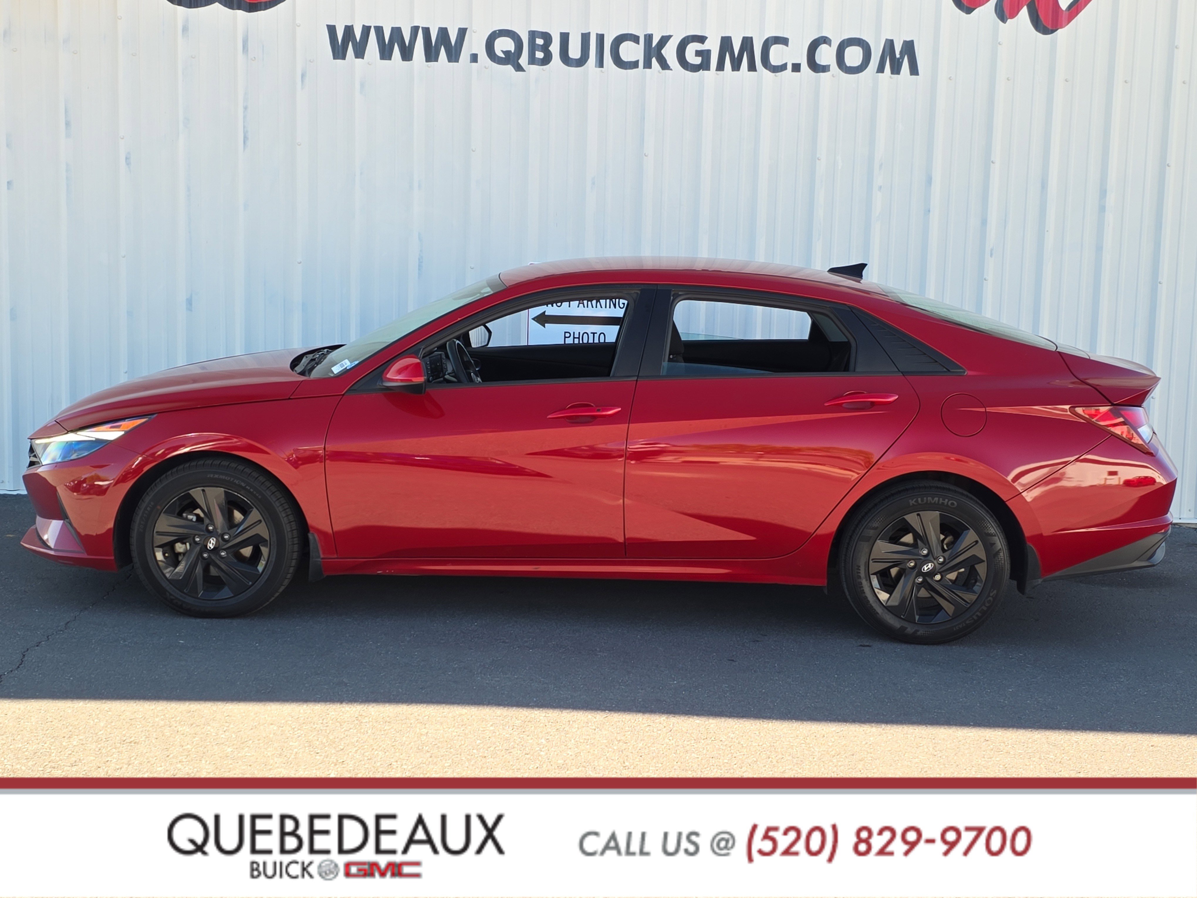 Used 2023 Hyundai Elantra SEL w/ Preferred Accessory Package FWD image 4