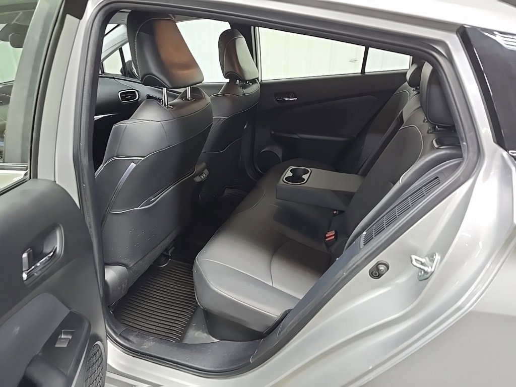 Used 2022 Toyota Prius Prime XLE image 30