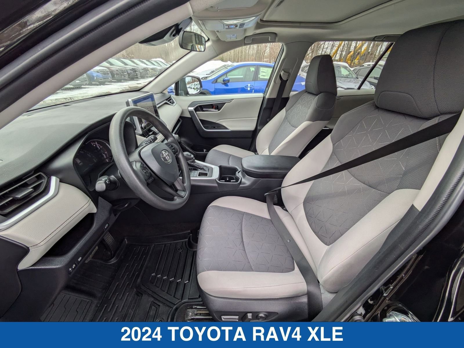 Used 2024 Toyota RAV4 XLE w/ Convenience Package image 27