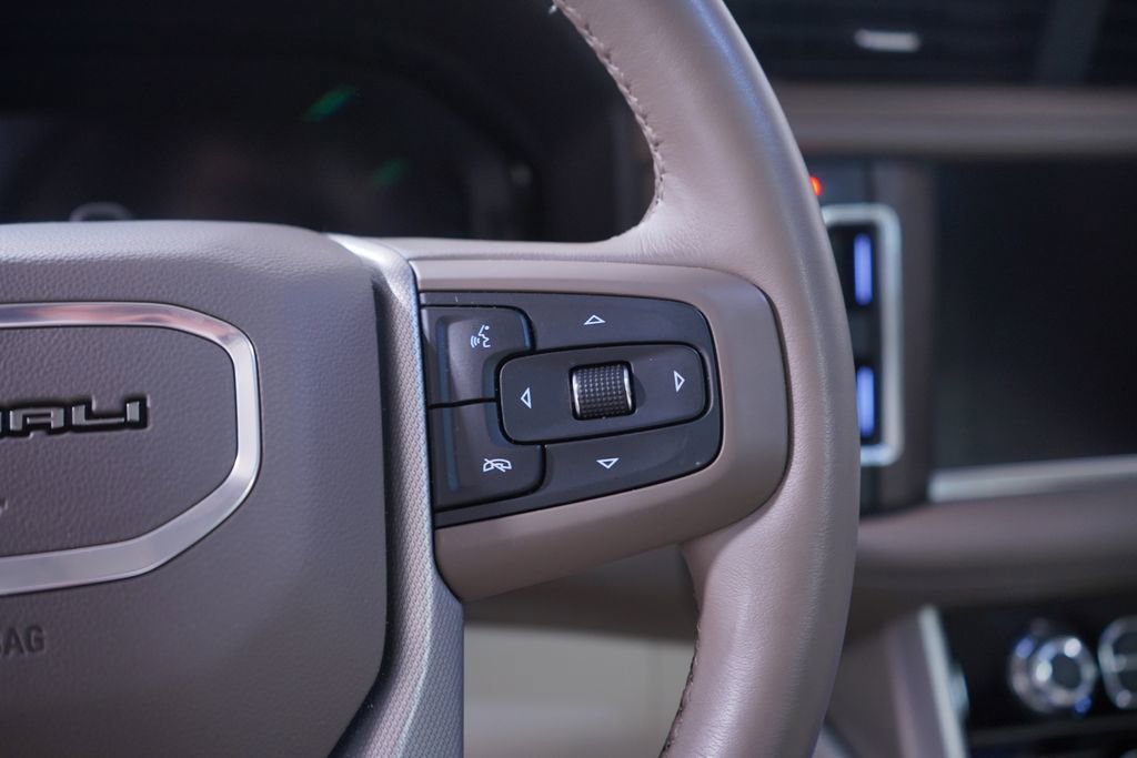 Used 2024 GMC Yukon Denali w/ Advanced Technology Package image 21