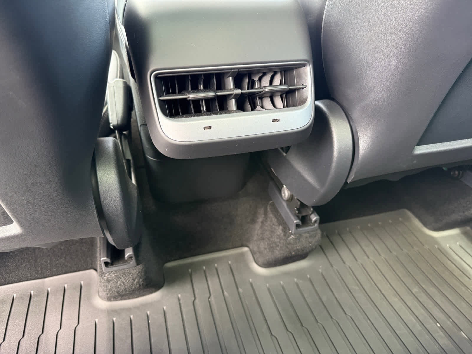 Used 2022 Tesla Model Y Performance image 15