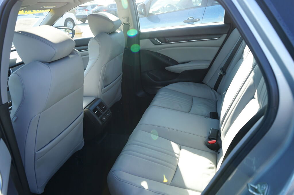 Used 2018 Honda Accord Touring image 24
