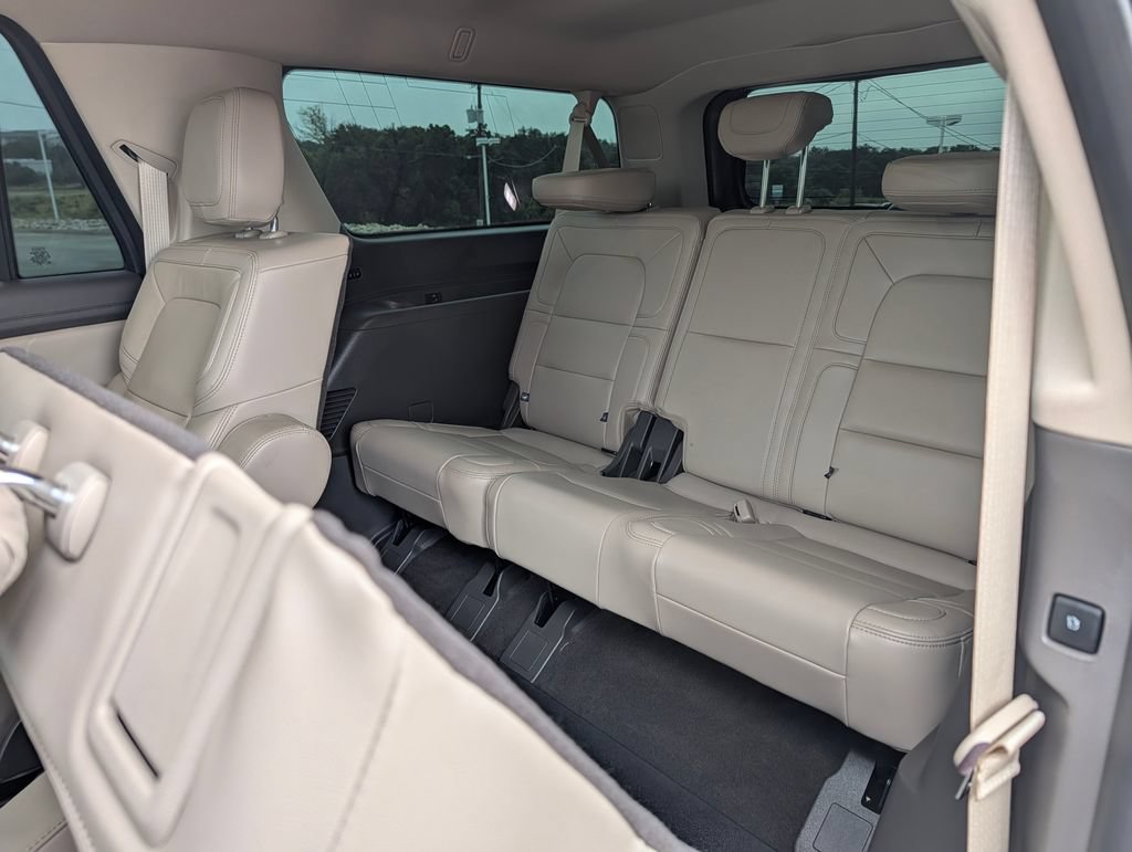 Used 2024 Lincoln Navigator L Reserve AWD/4WD image 14