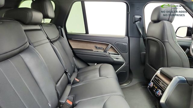 Used 2025 Land Rover Range Rover SE image 23