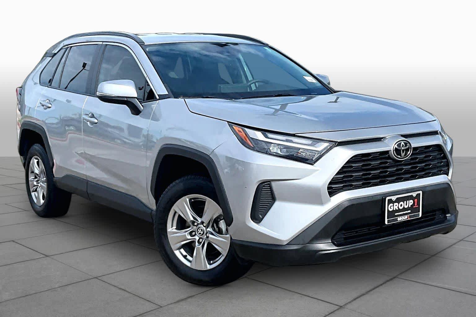 Used 2024 Toyota RAV4 XLE FWD image 3