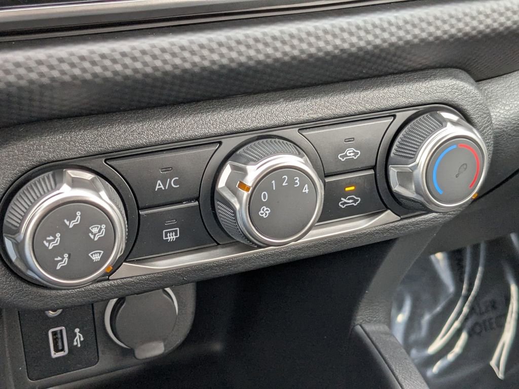 Certified 2025 Nissan Kicks Play S image 21