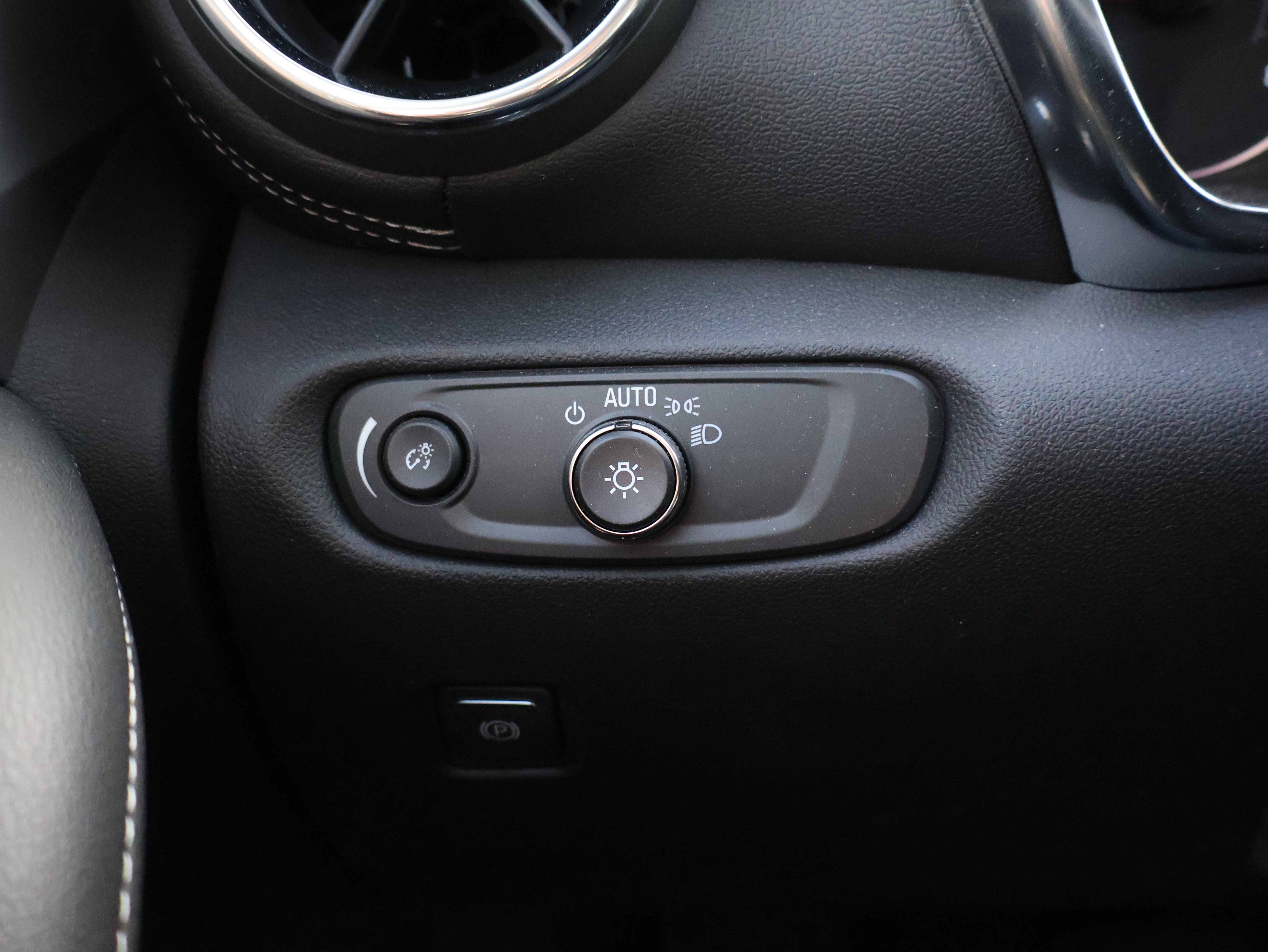 Used 2023 Chevrolet Blazer LT w/ Sound & Technology Package image 38