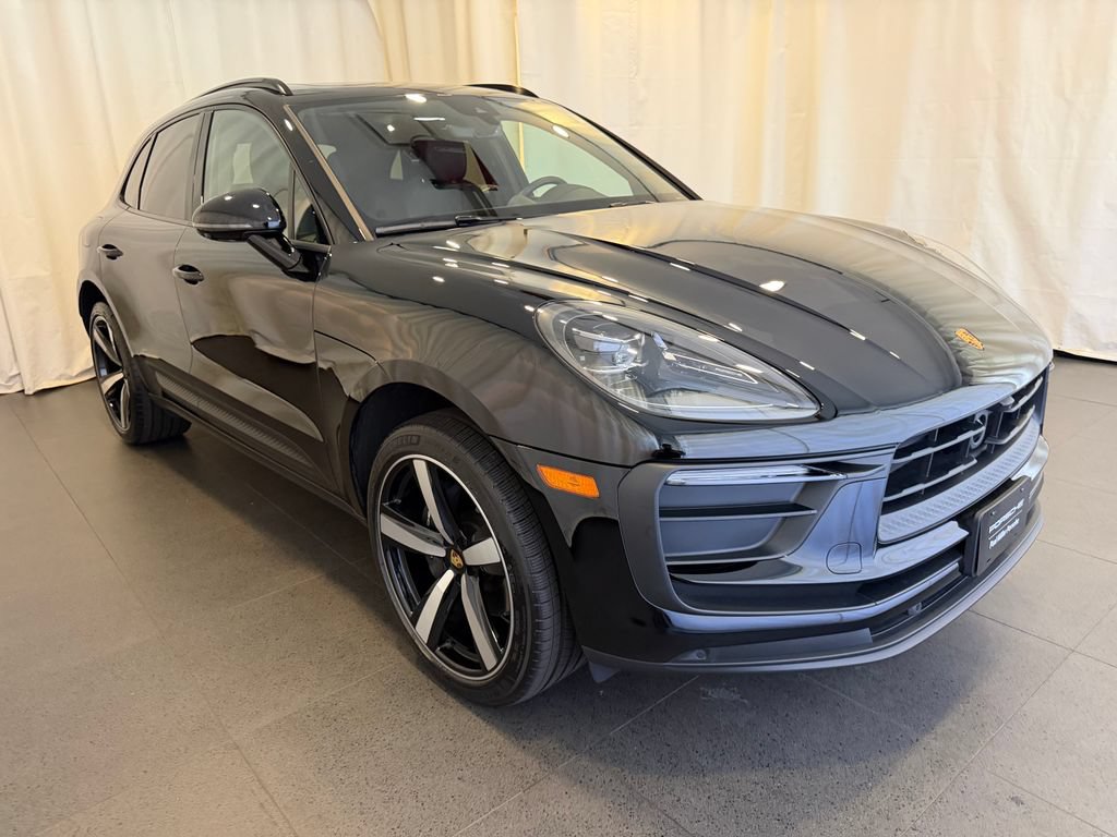 Certified 2026 Porsche Macan AWD/4WD image 7