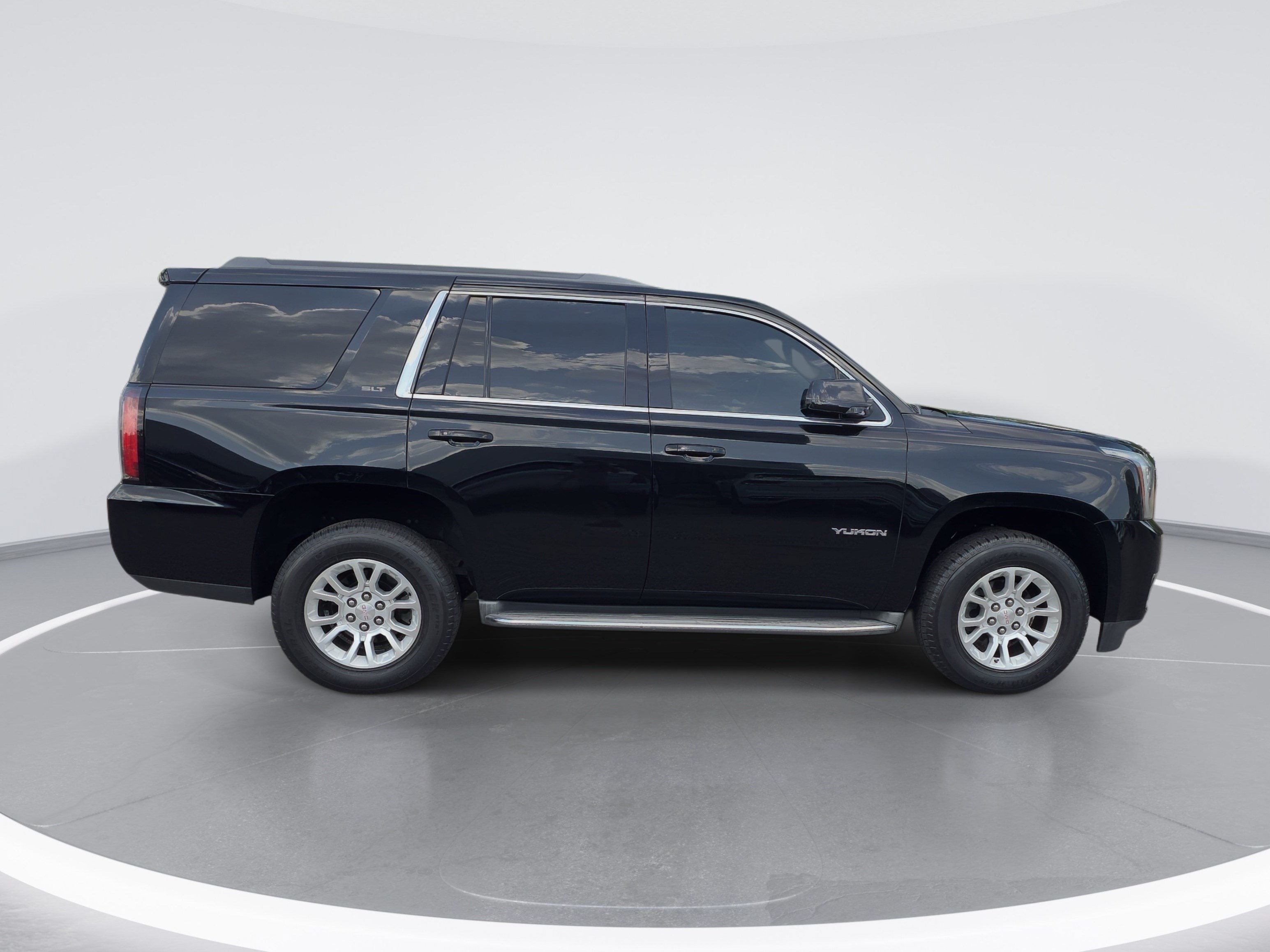 Used 2016 GMC Yukon SLT w/ Open Road Package AWD/4WD image 2
