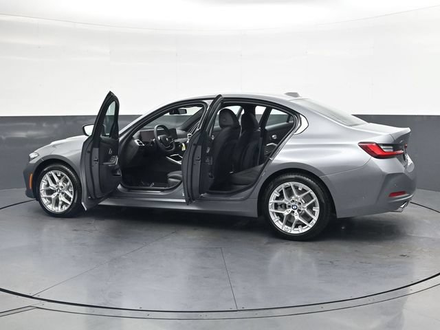 New 2026 BMW 330i xDrive Sedan w/ Premium Package AWD/4WD image 38