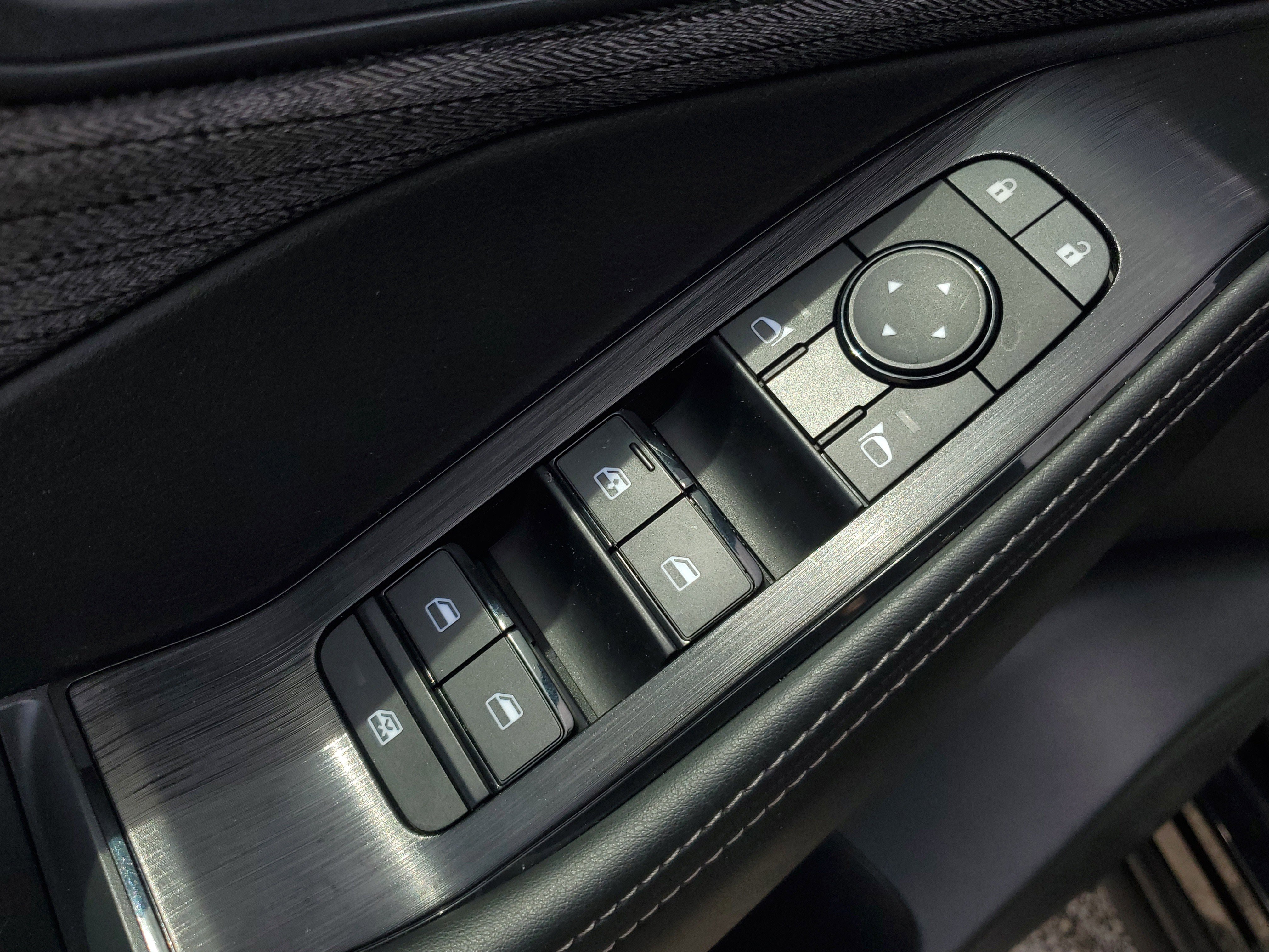 Certified 2021 Nissan Rogue SV image 28