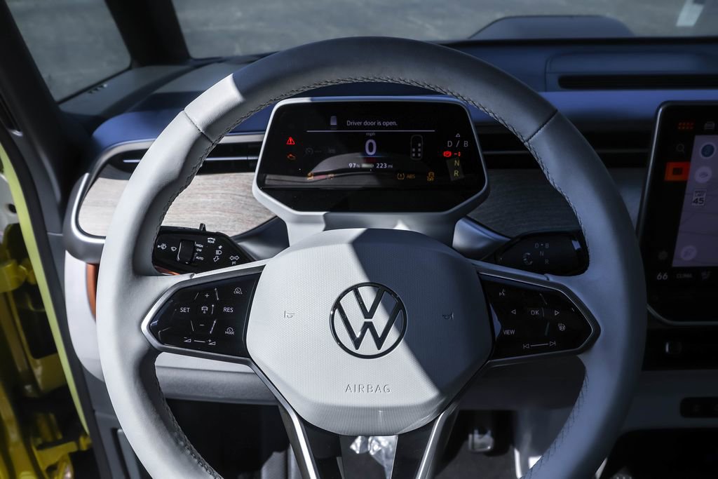 New 2025 Volkswagen ID. Buzz Pro S Plus image 21