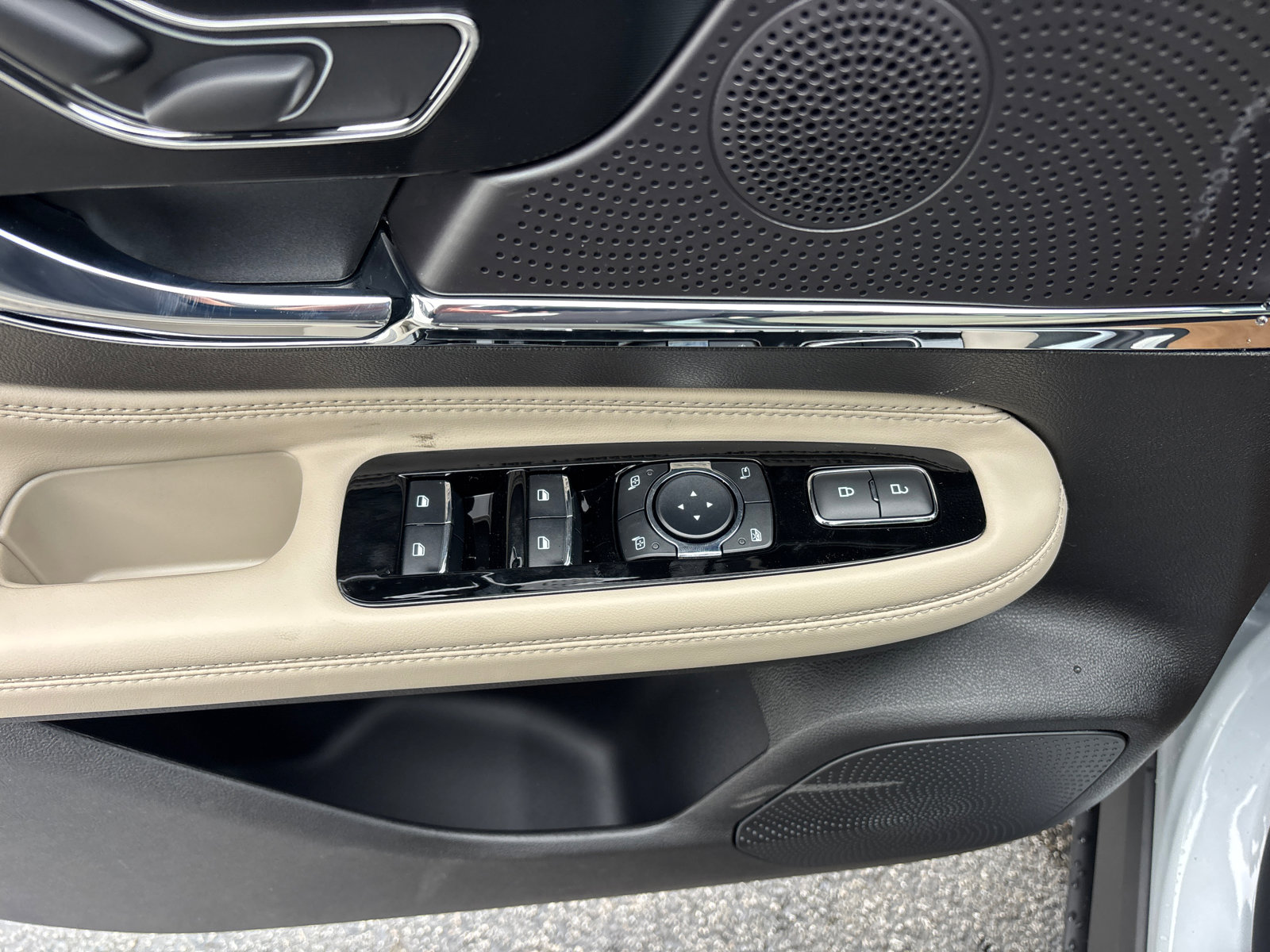 New 2026 Lincoln Corsair Premiere image 13