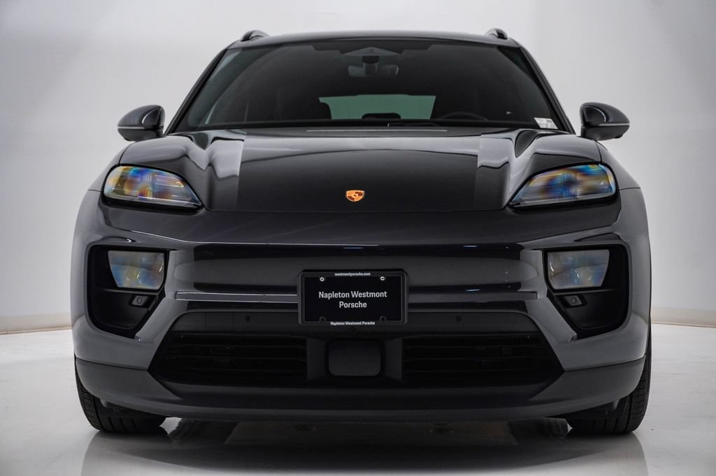 Certified 2025 Porsche Macan 4S Electric AWD/4WD image 6