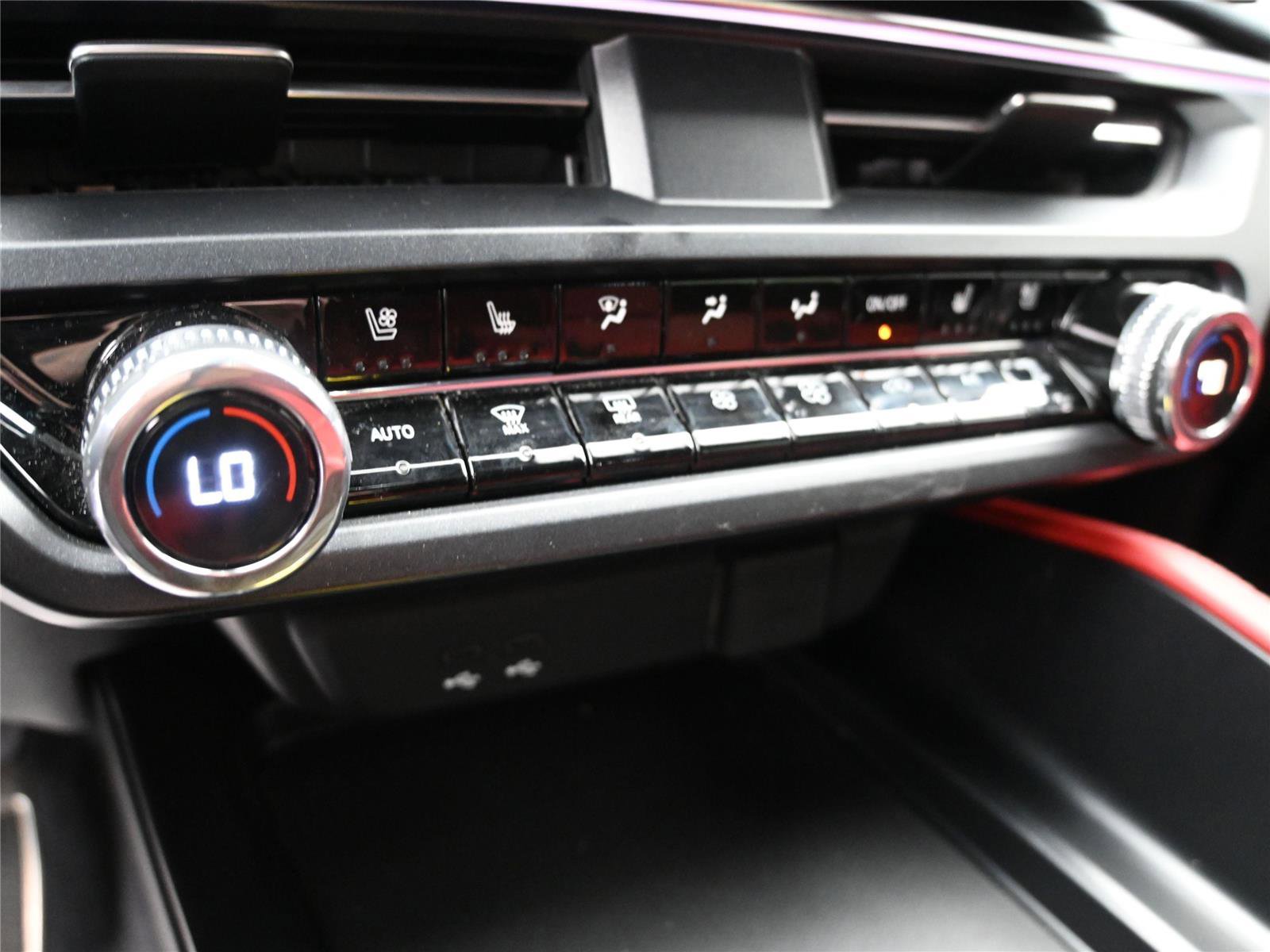 Used 2024 Acura ZDX A-Spec image 5