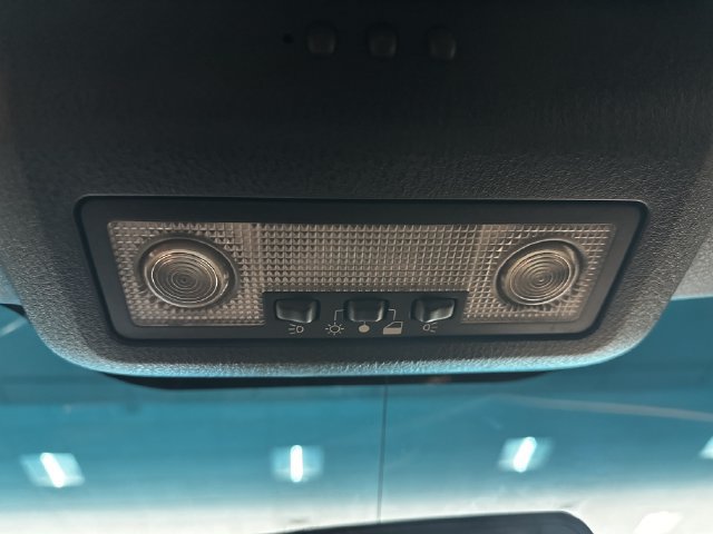 Used 2004 Ford Thunderbird RWD image 22