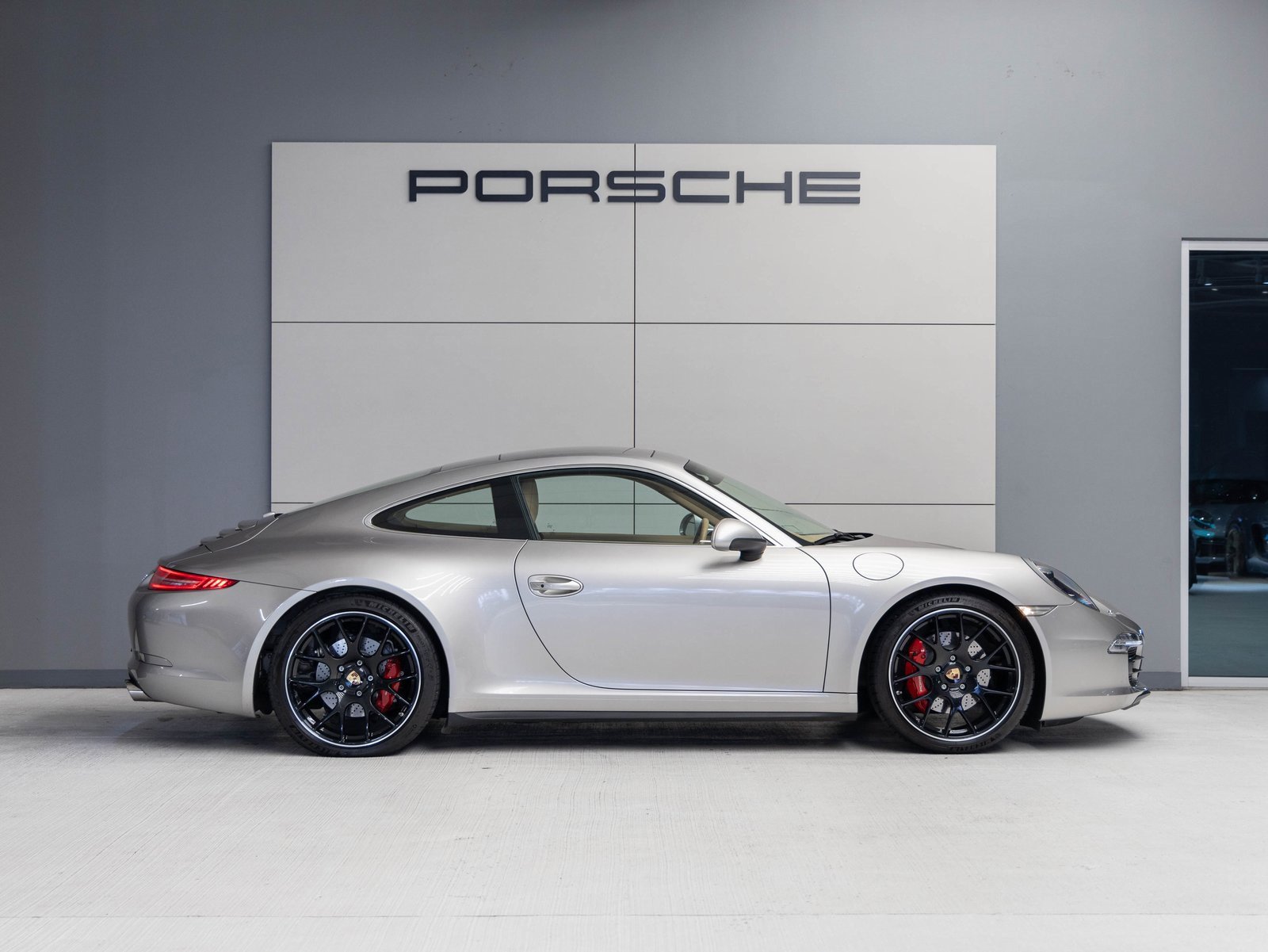 Certified 2013 Porsche 911 Carrera 4S image 8