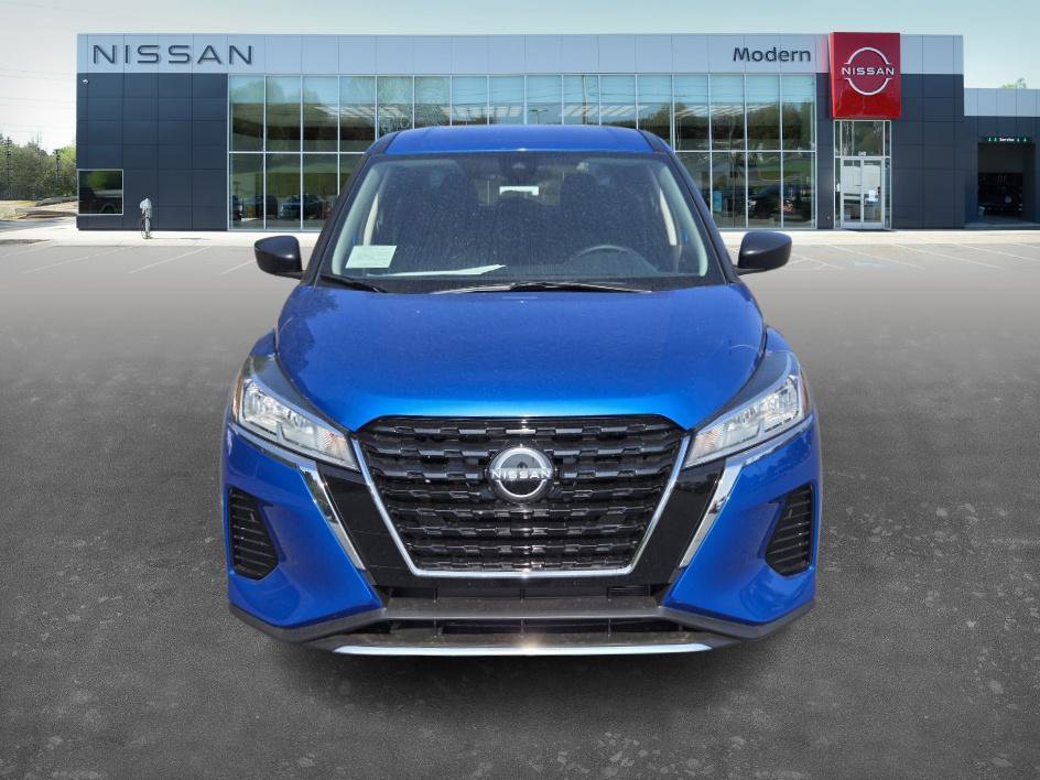 New 2025 Nissan Kicks Play S image 2