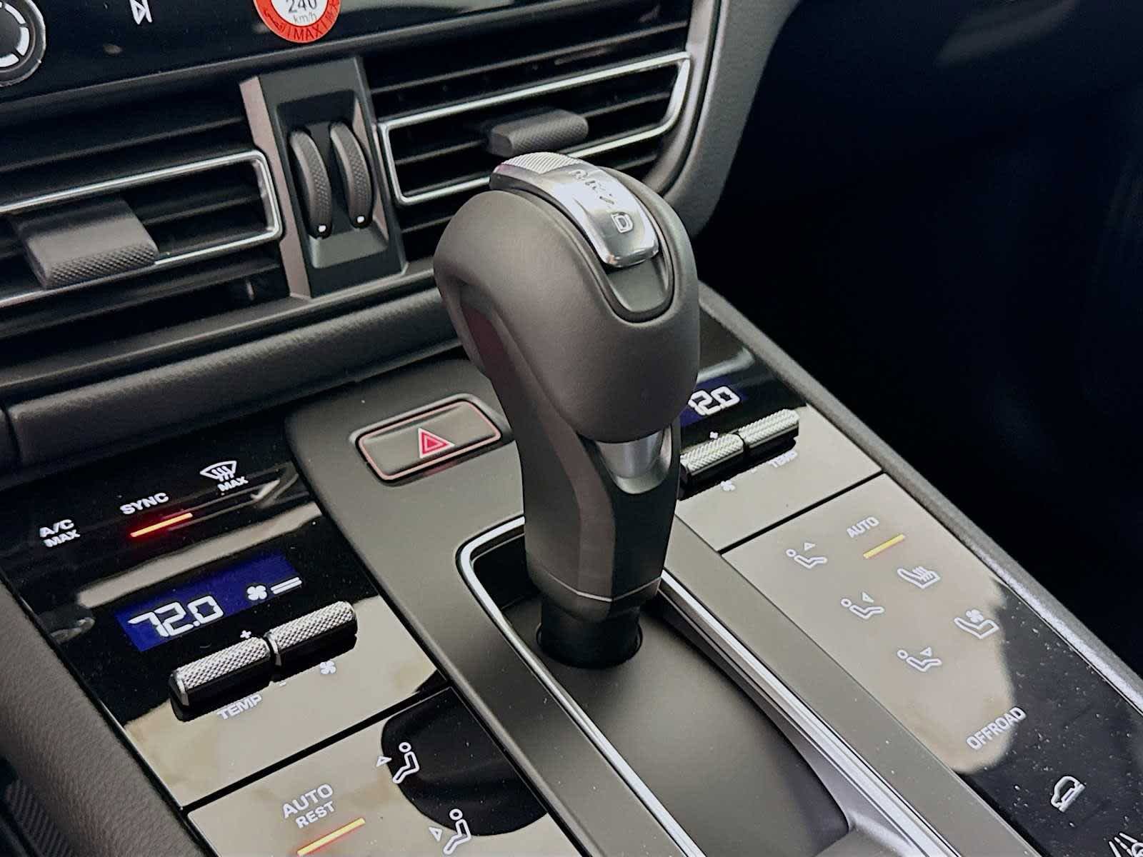 New 2025 Porsche Macan AWD/4WD image 14
