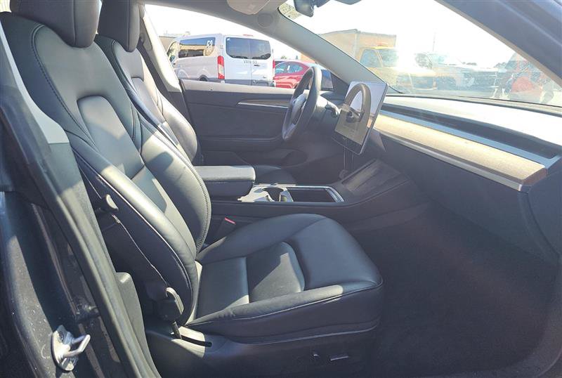 Used 2023 Tesla Model 3 Standard Range RWD image 4