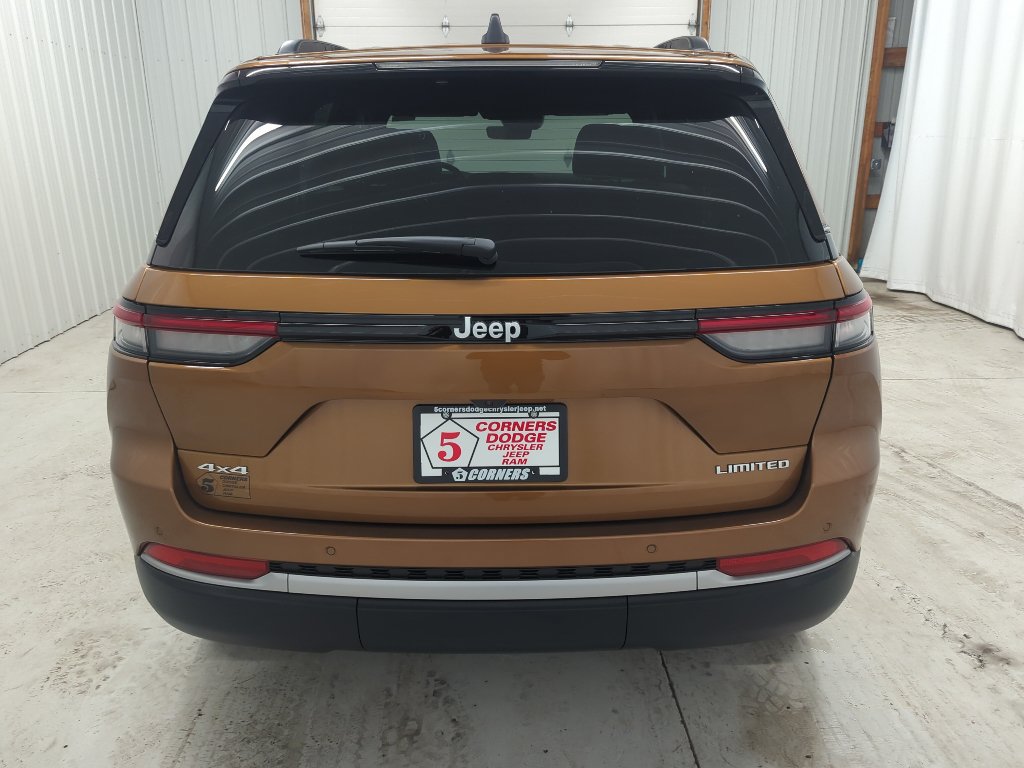 New 2026 Jeep Grand Cherokee Limited w/ Trailer Tow Package AWD/4WD image 3