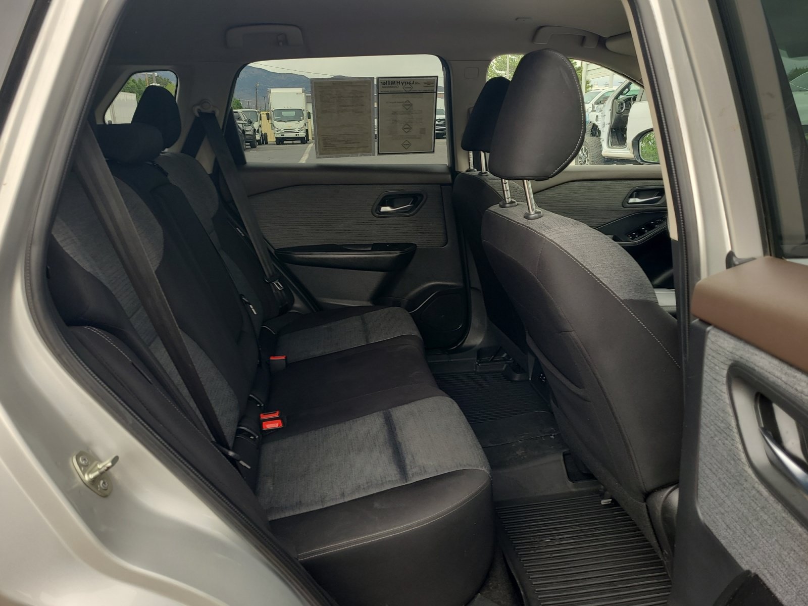 Used 2023 Nissan Rogue SV AWD/4WD image 28