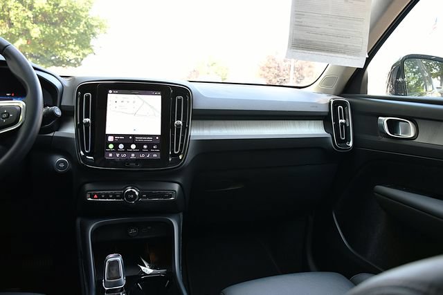 Certified 2026 Volvo XC40 B5 Plus AWD/4WD image 20