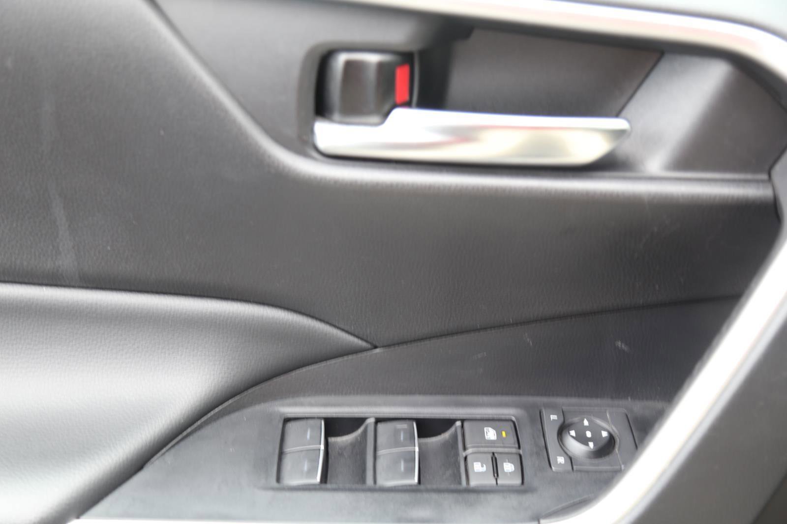 Used 2024 Toyota RAV4 XLE FWD image 6
