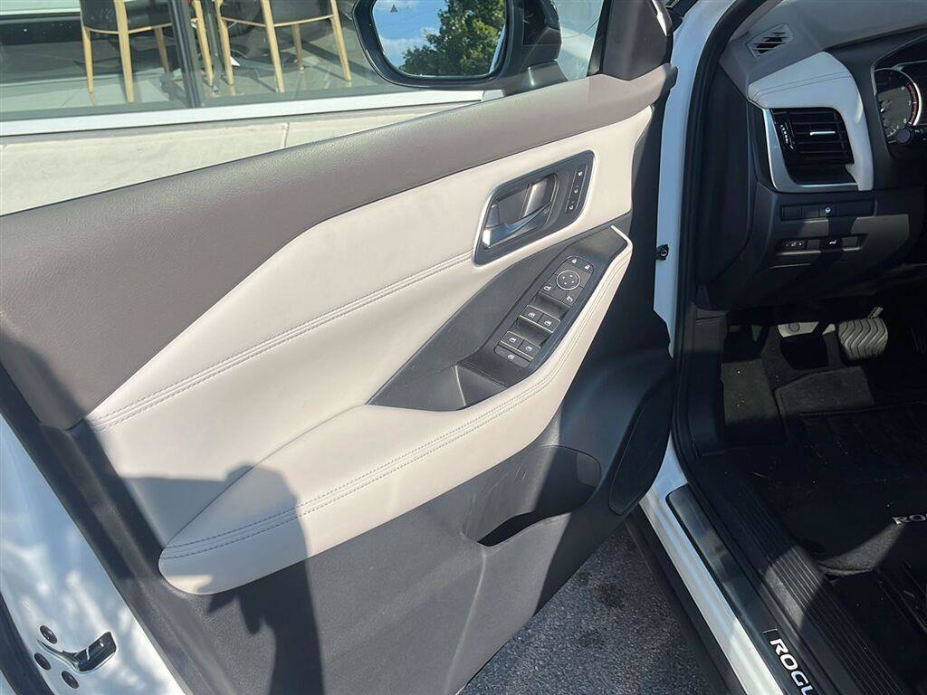 Used 2021 Nissan Rogue SL w/ Premium Package FWD image 16