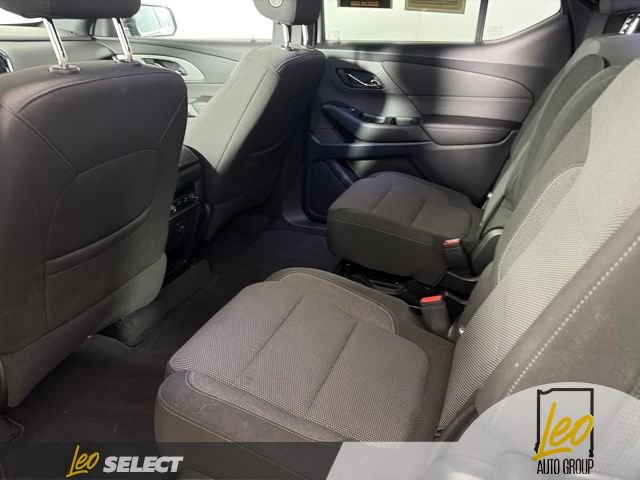Used 2023 Chevrolet Traverse LT FWD image 11