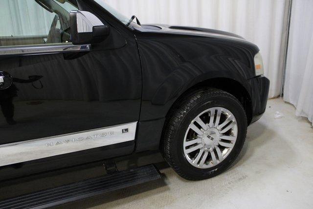 Used 2008 Lincoln Navigator L 4WD image 11
