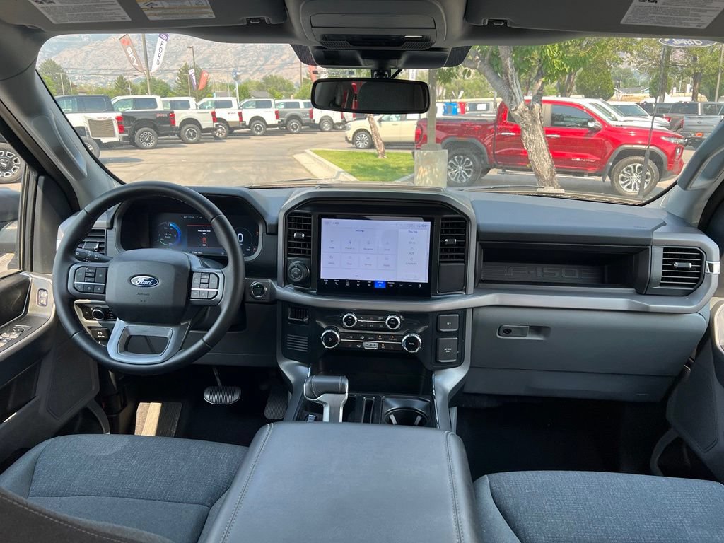Used 2025 Ford F150 Lightning XLT AWD/4WD image 22
