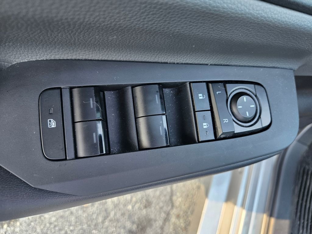 Used 2023 Toyota Prius LE image 16