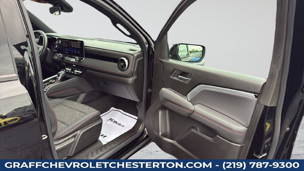 Used 2023 Chevrolet Colorado Z71 w/ Z71 Convenience Package 2 AWD/4WD image 23