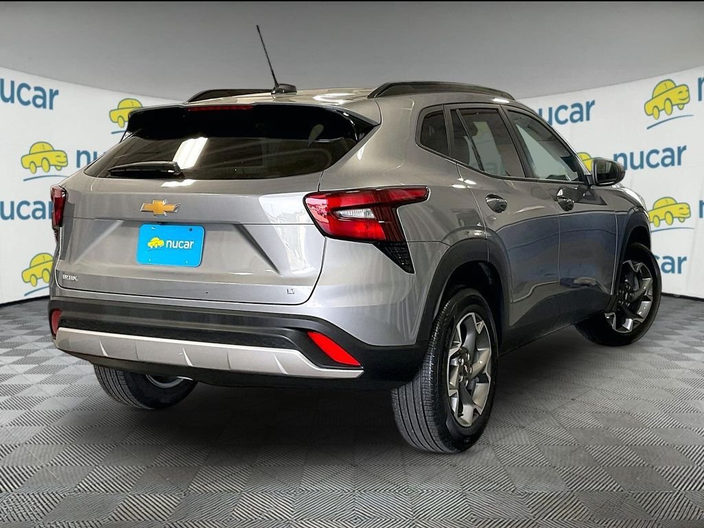 Used 2025 Chevrolet Trax LT w/ LT Convenience Package FWD image 6