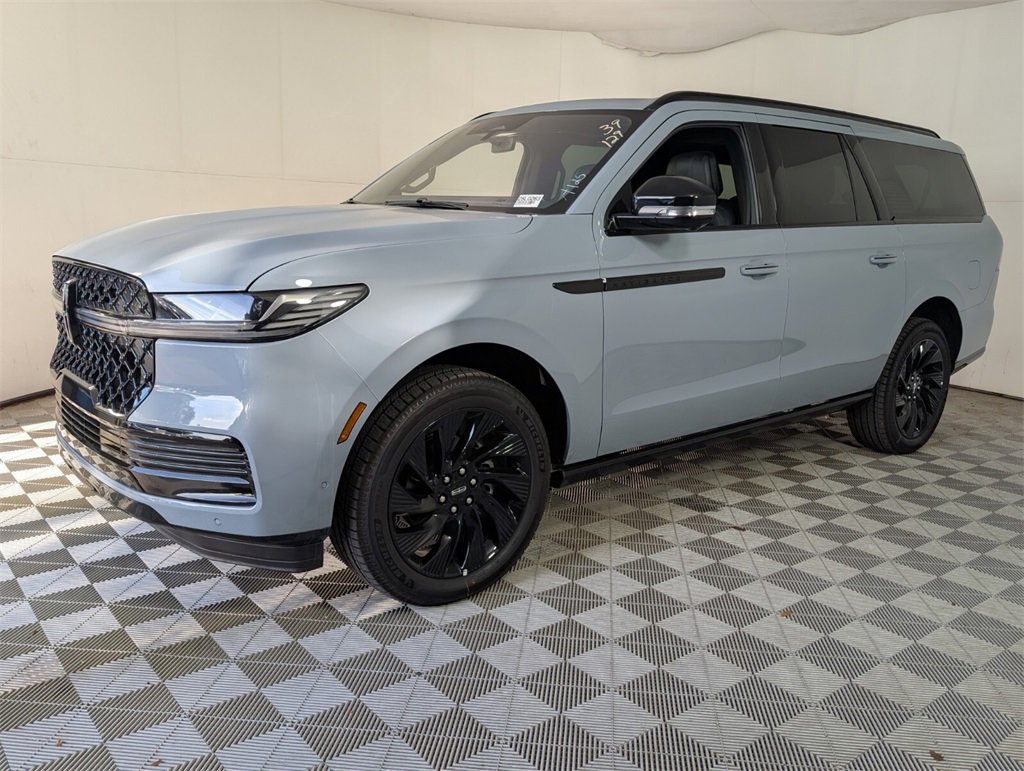 New 2025 Lincoln Navigator L Reserve w/ Jet Appearance Package image 4