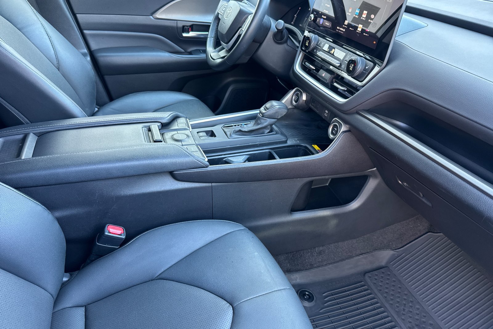 Certified 2024 Toyota Grand Highlander AWD image 23