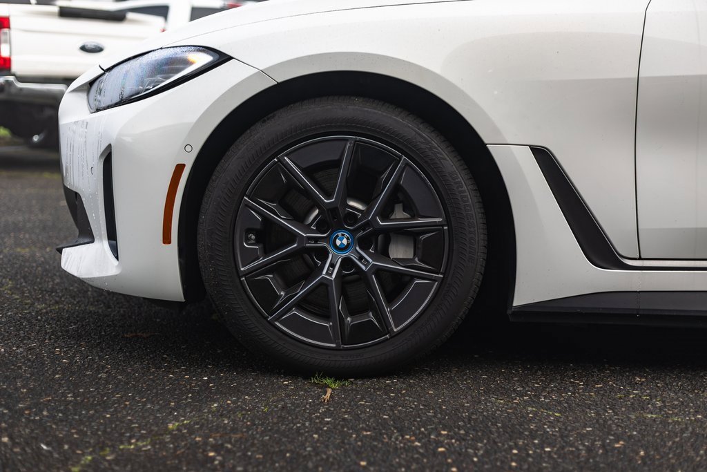 Used 2024 BMW i4 xDrive40i image 12