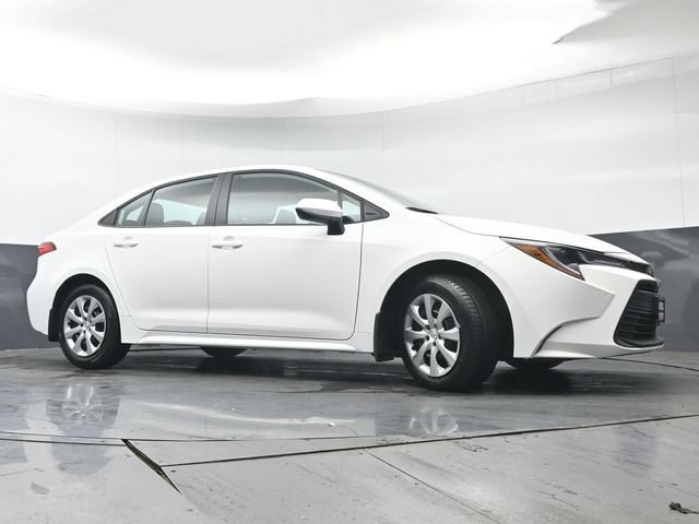 Certified 2026 Toyota Corolla LE FWD image 33