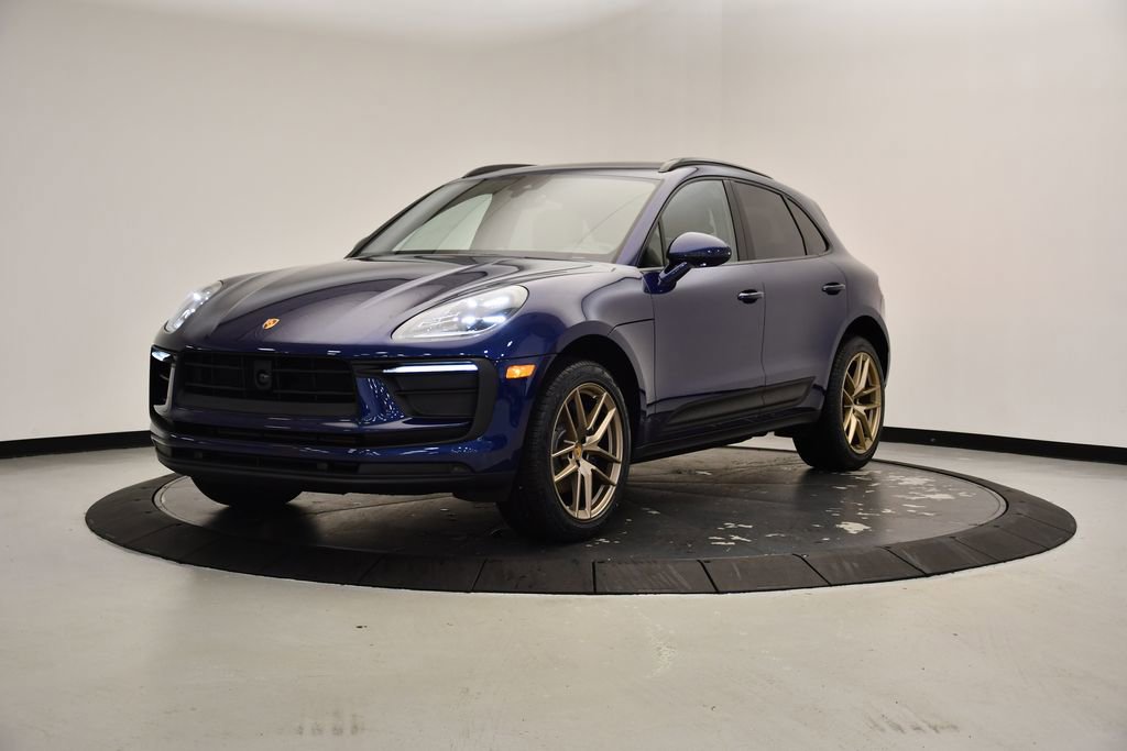 Certified 2025 Porsche Macan image 1