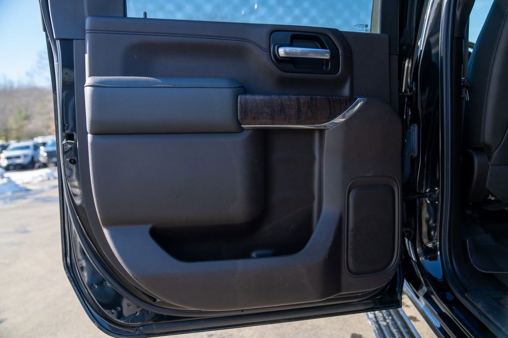 Used 2021 GMC Sierra 3500 Denali w/ Denali Black Diamond Edition image 19