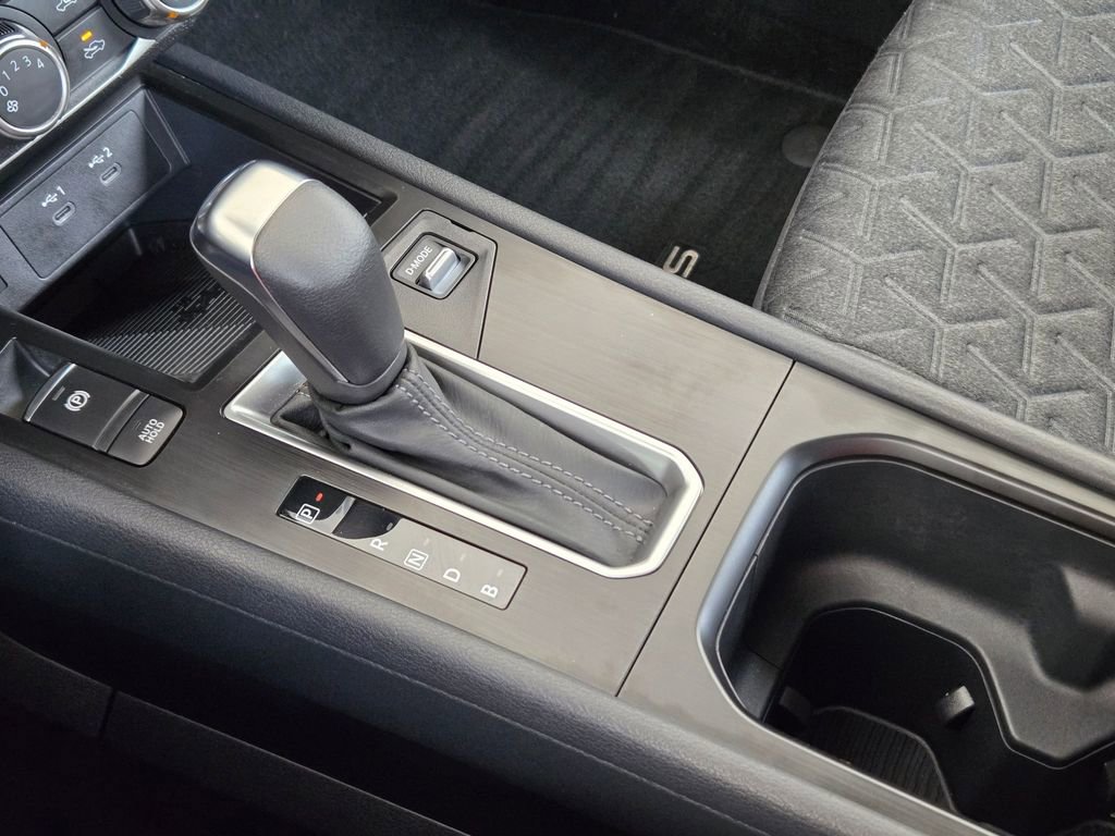 Used 2025 Nissan Kicks SV image 18