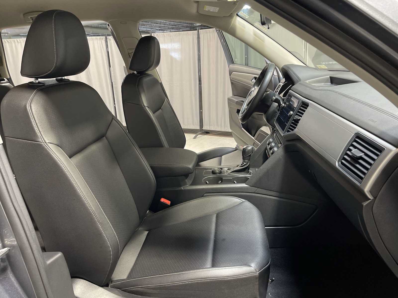 Used 2019 Volkswagen Atlas SE w/ Towing Package AWD/4WD image 14