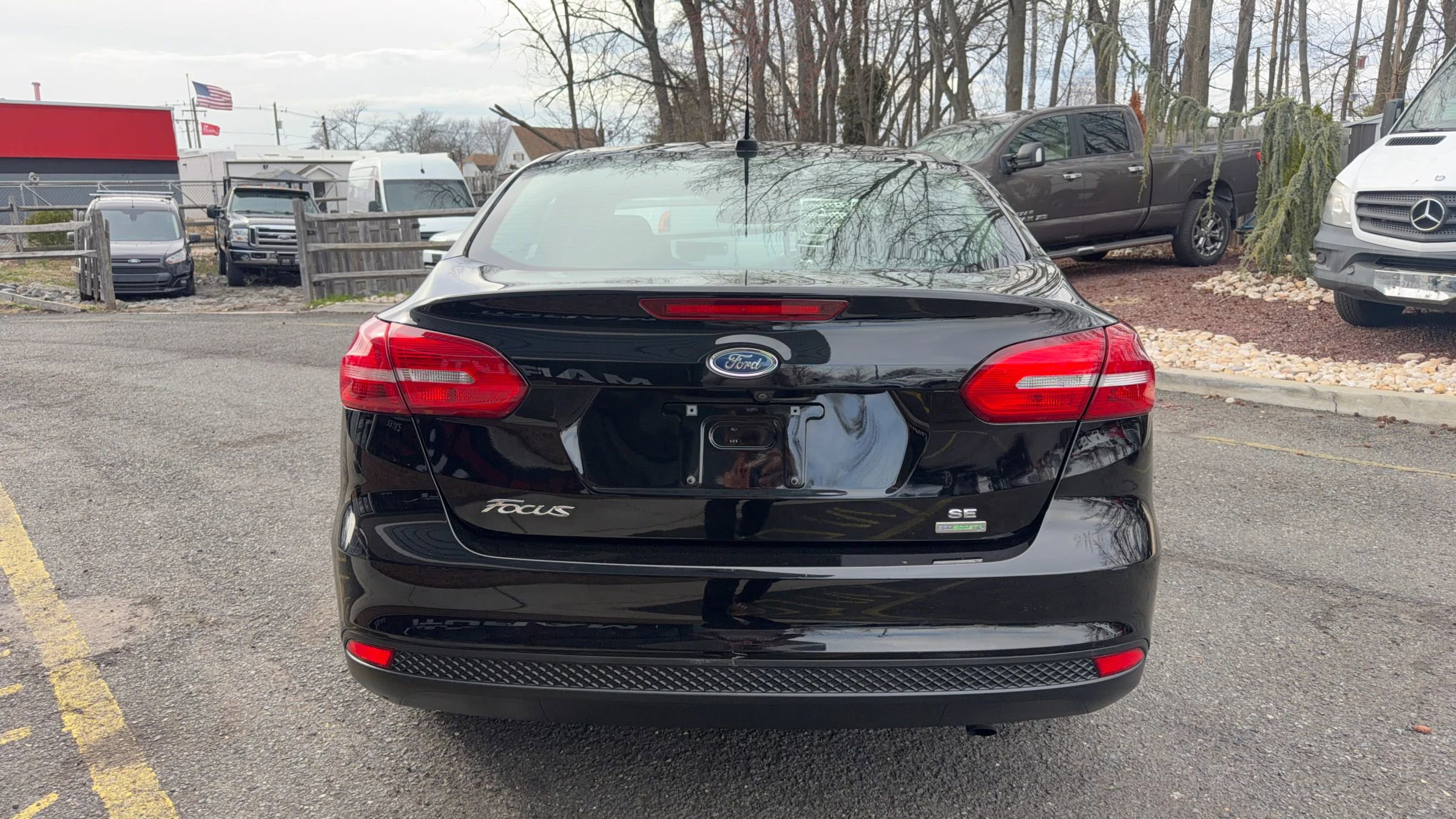 Used 2017 Ford Focus SE image 6